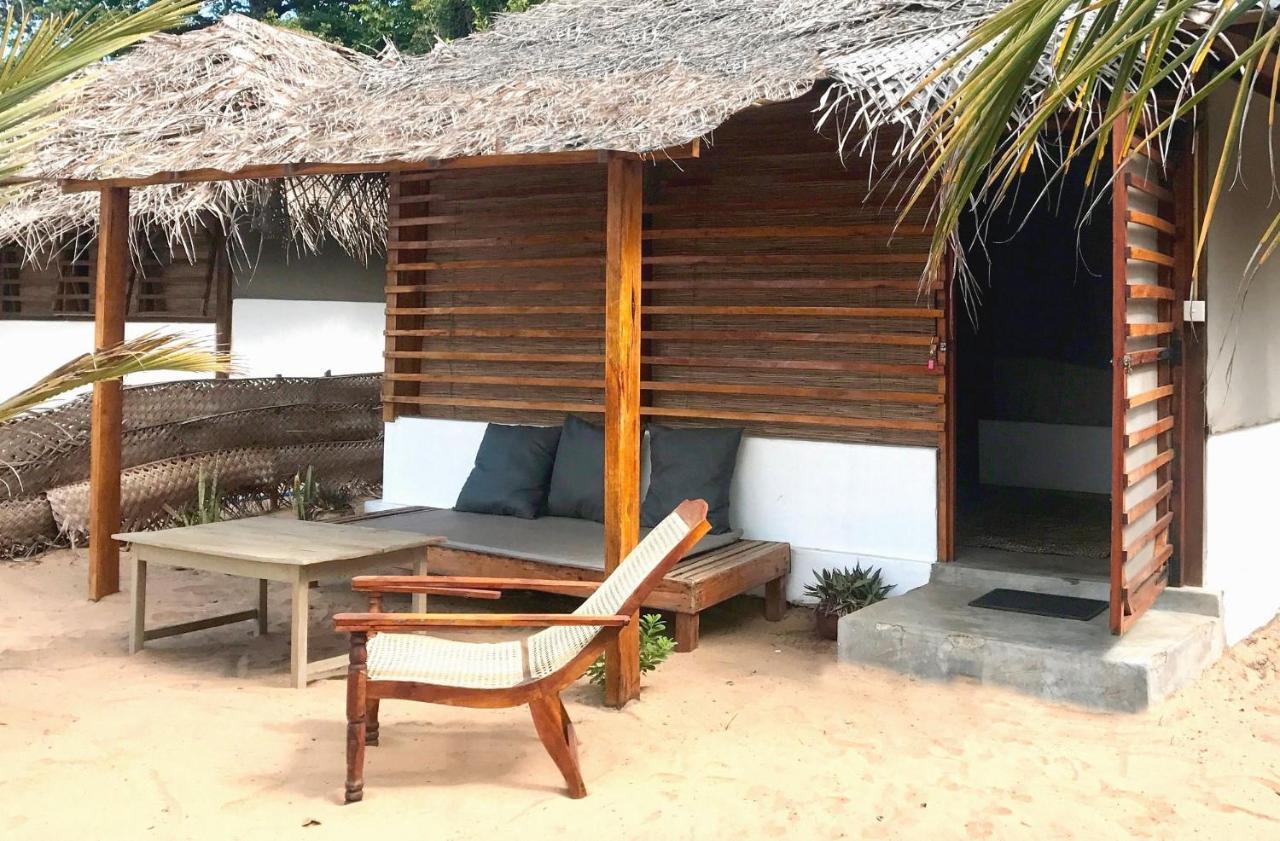 Upali Beach Surf Resort & Cafe Аругам Экстерьер фото